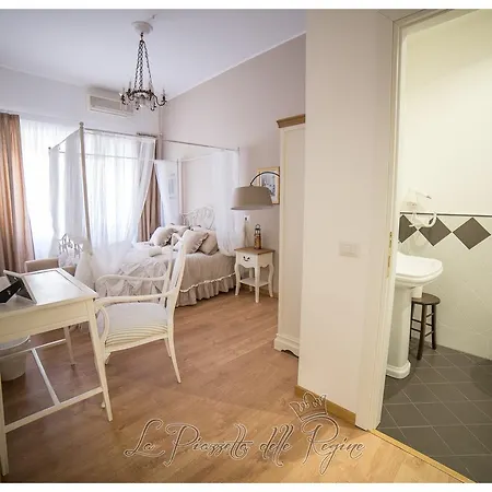 Bed & Breakfast La Piazzetta Delle Regine 3*
