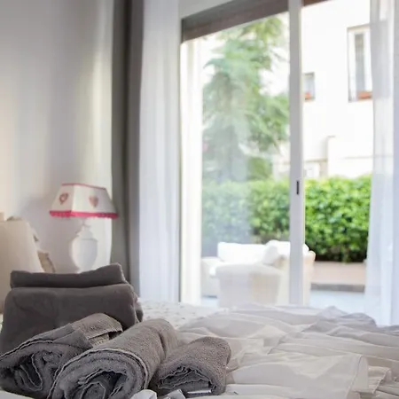 La Piazzetta Delle Regine Bed & Breakfast Řím