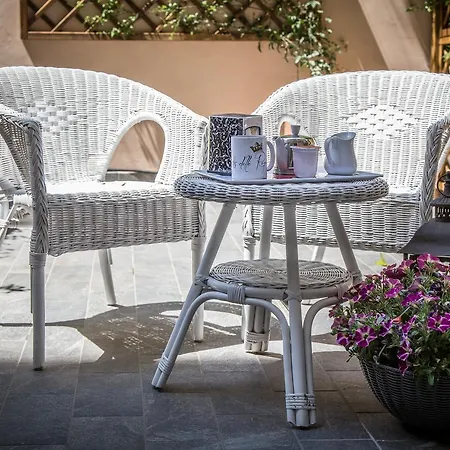 La Piazzetta Delle Regine Bed & Breakfast Řím