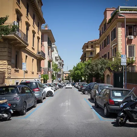 La Piazzetta Delle Regine Bed & Breakfast 2*