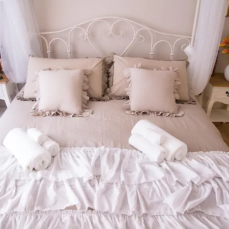La Piazzetta Delle Regine Bed & Breakfast Řím
